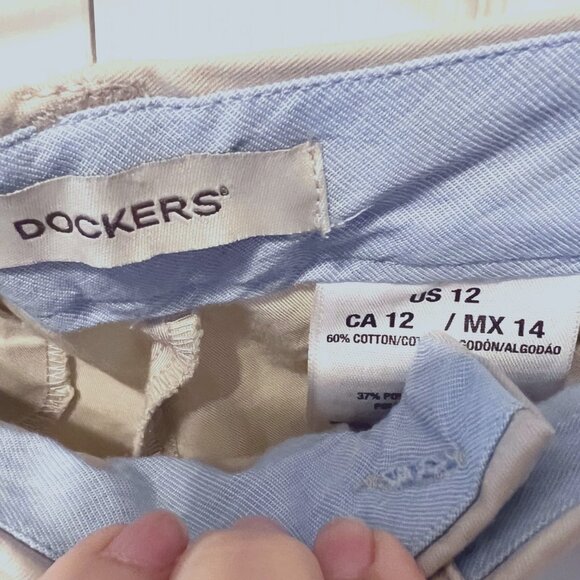 Dockers Metro Capris-NWT-Khaki Diem Straight Size 12 Women's -Stretch-Casual - Picture 11 of 15